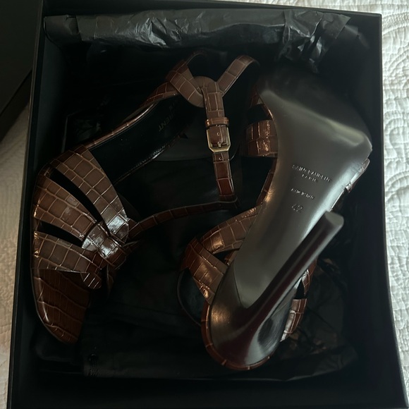 Saint Laurent
Tribute 105MM Croc-Embossed Leather Sandals - Picture 11 of 11